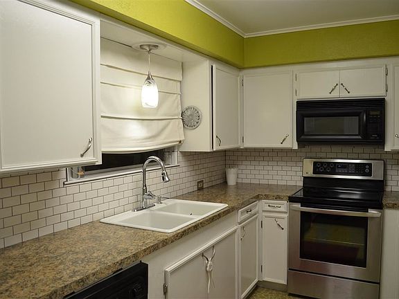 2nd image of 13340 Moss Hill Dr
