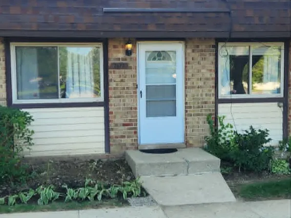 2678 Woodview Ct #2678, Waukegan, IL 60087