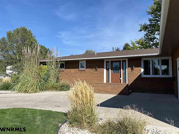 2nd image of 3033 Primrose Dr