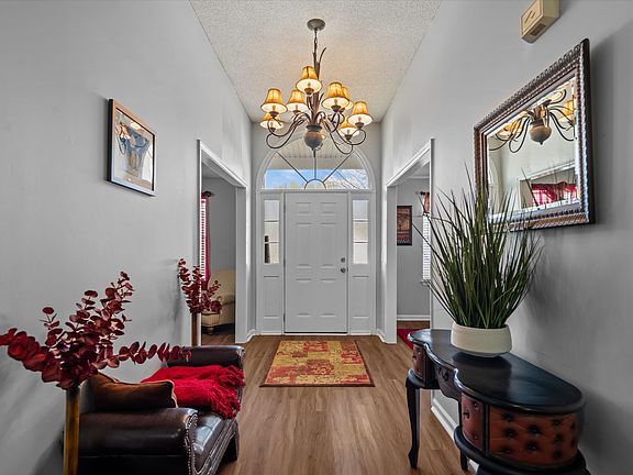 5th image of 219 Walnut Grove Cir