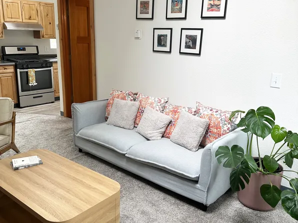 24324 Whaley Ave, Chugiak, AK 99567