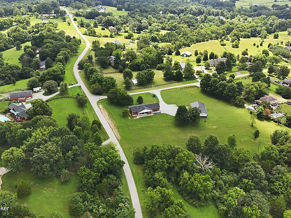 3rd image of 3712 Blossom Dr