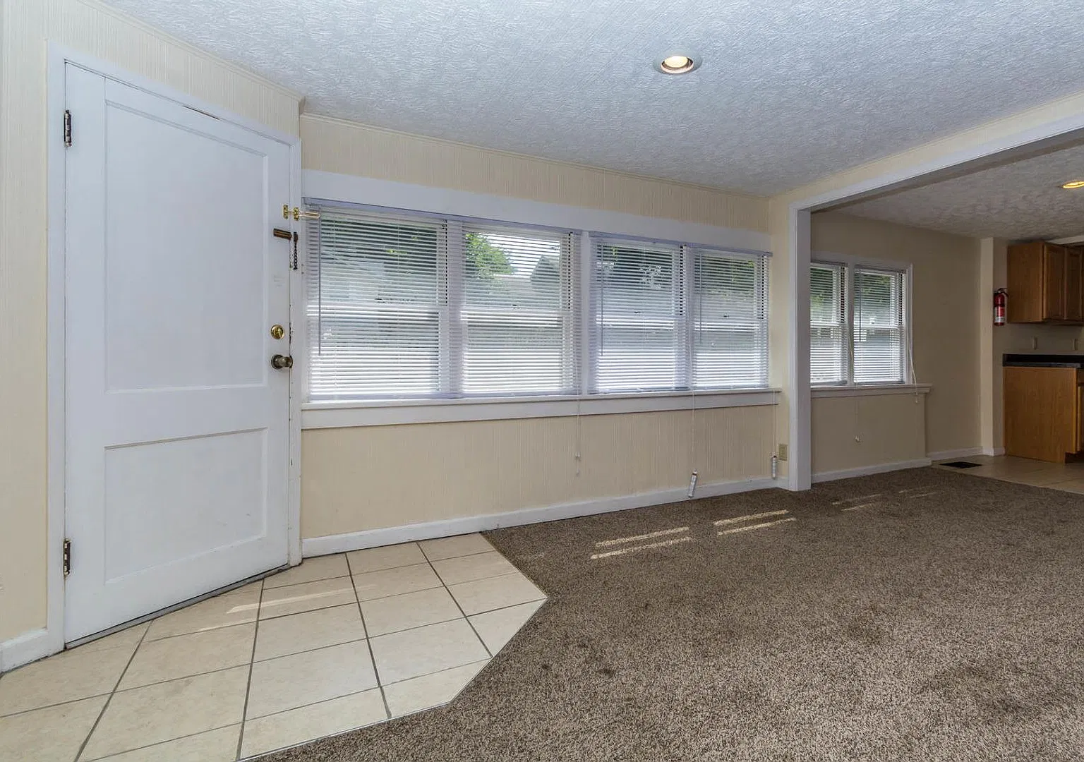 3 Bed 2 Bath House Available for 2027! — Photo 3