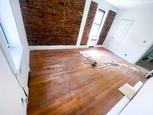 Rented by Voro New York | media 39