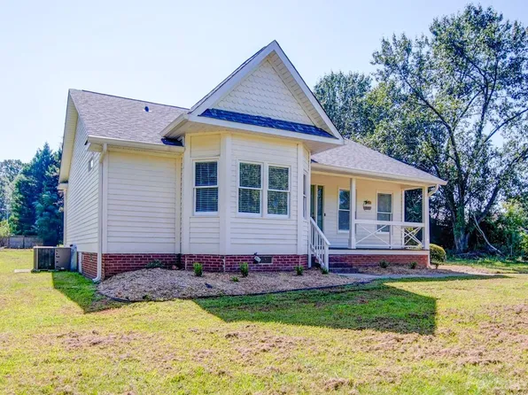 110 Foxworth Dr, Locust, NC 28097