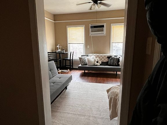 3rd image of 901 Elder St APT 4