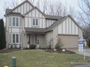 6923 Foxcreek Ct, Canton, MI 48187