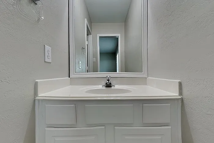15535 Downford Dr — Photo 16