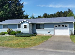 999 4th St NE, Bandon, OR 97411