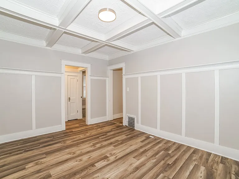 1346878_019_living_room_12967847.jpg
