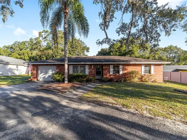 206 E Fountain St, Fruitland Park, FL 34731