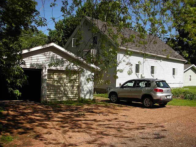 2nd image of 707 S Peach Ave