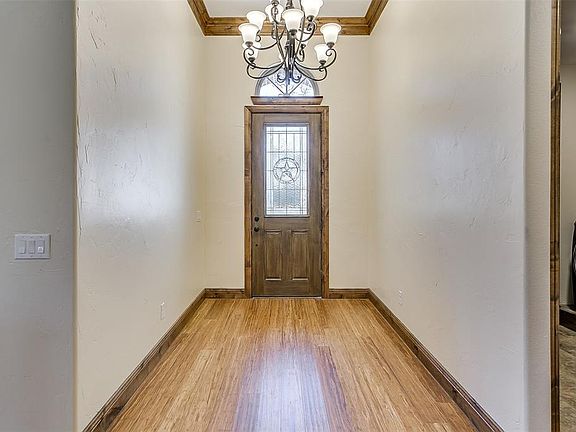 3rd image of 4316 Oak Dr