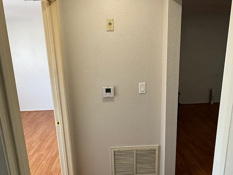 2500 N Naomi St #102 — Photo 7
