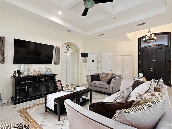 3rd image of 2717 Las Nubes Dr