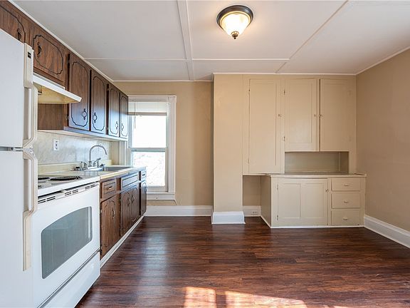 5th image of 331 Pine St