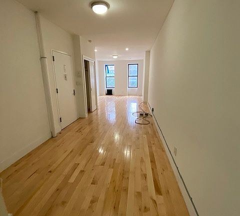 2nd image of 1462 2nd Ave #3