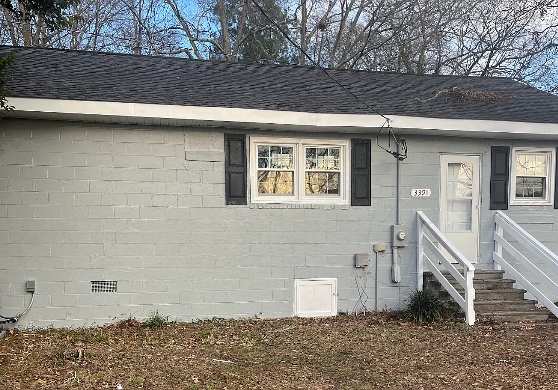 2 bed, $1,000 — Photo 1