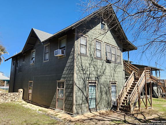 5th image of 1118 W French Place