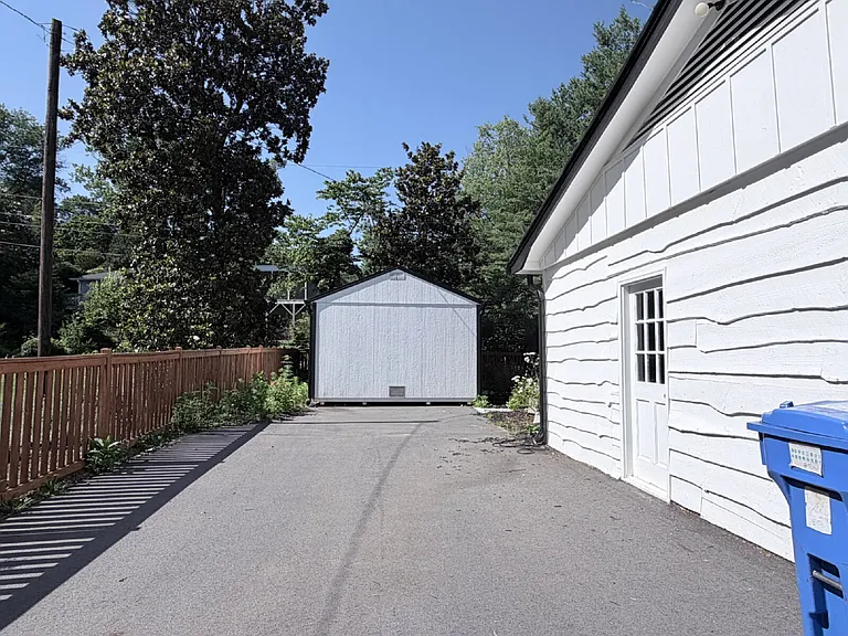 18 Carjen Ave — Photo 80