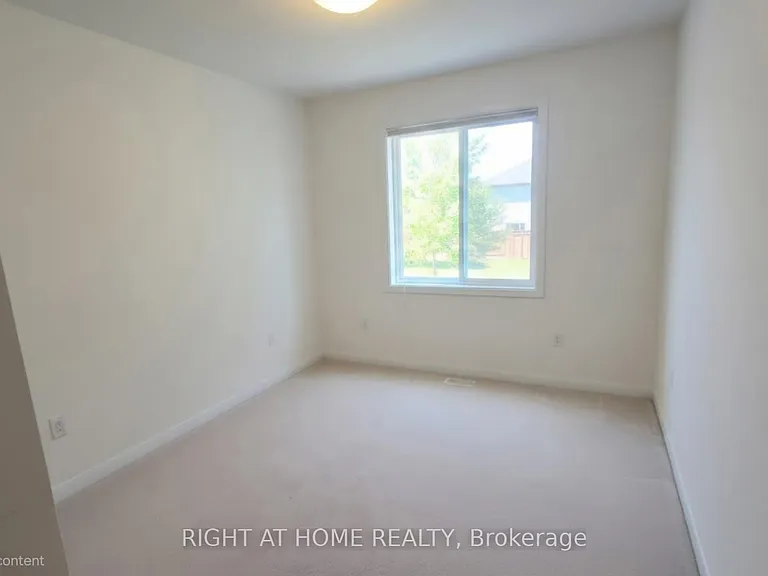 836 Dynasty St W — Photo 13
