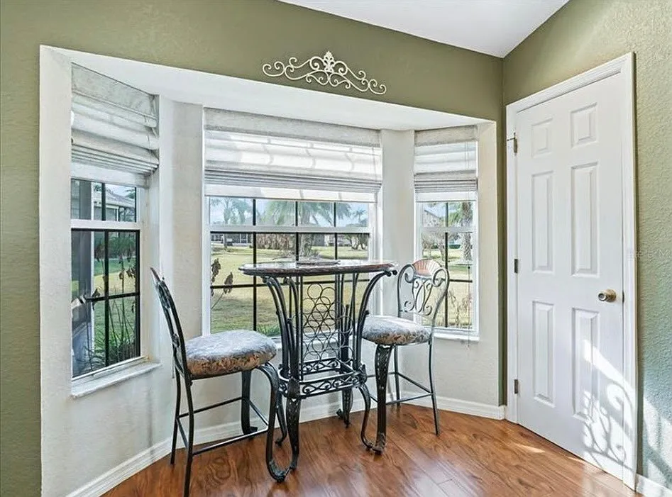 3 bed, 1330 sqft, $3,200 — Photo 4