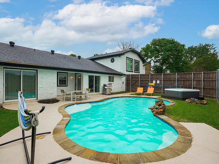 1205 Hillsdale Dr — Photo 35
