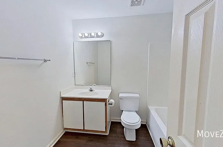 319 Saint Rosea Dr — Photo 11