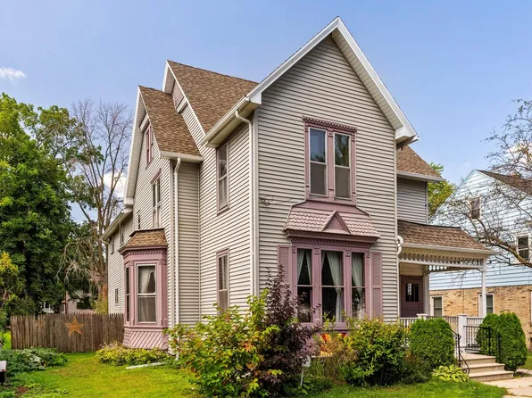 1222 South 7th STREET, Manitowoc, WI 54220