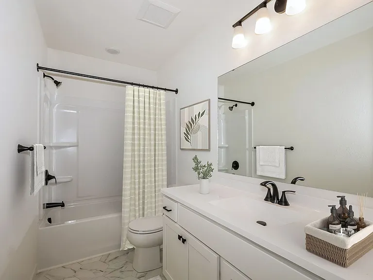 1625 Reagan Dr — Photo 14