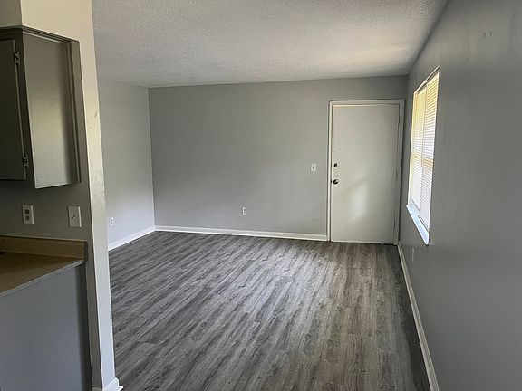 4th image of 102 Navaho Ct APT 3E