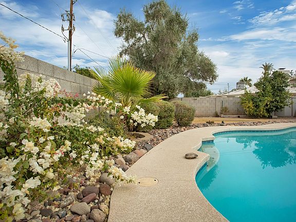 4th image of 1106 E Balboa Dr