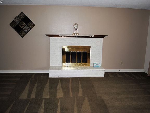 2nd image of 507 NW 82nd St