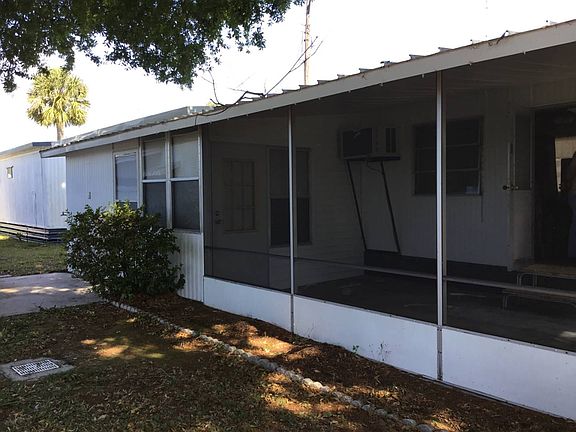 3rd image of 33 East Ln