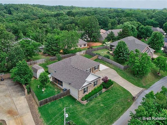 3rd image of 17 Marionet Ln