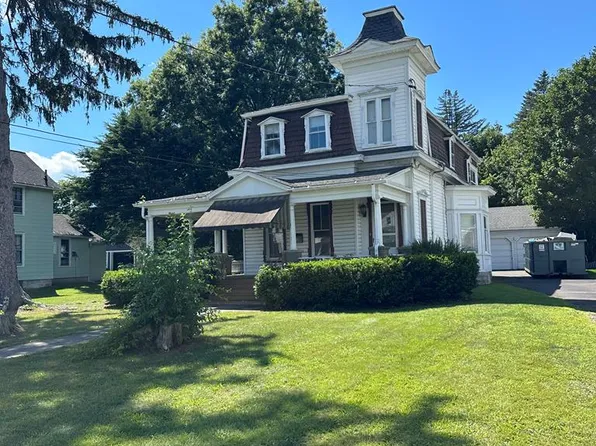 121 N Hopkins St, Sayre, PA 18840