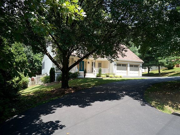 2nd image of 3605 Aquia Dr