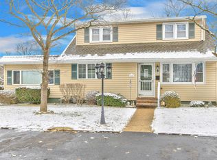 25 Hoover Dr, Brick, NJ 08724