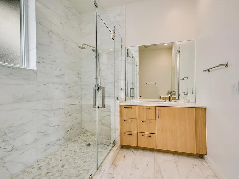 1410 Woodlawn Blvd #B — Photo 17