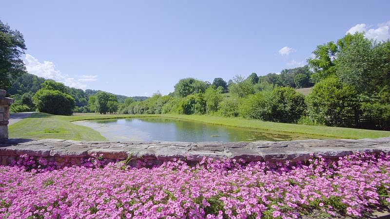 1st image of 32 Porter Creek Dr