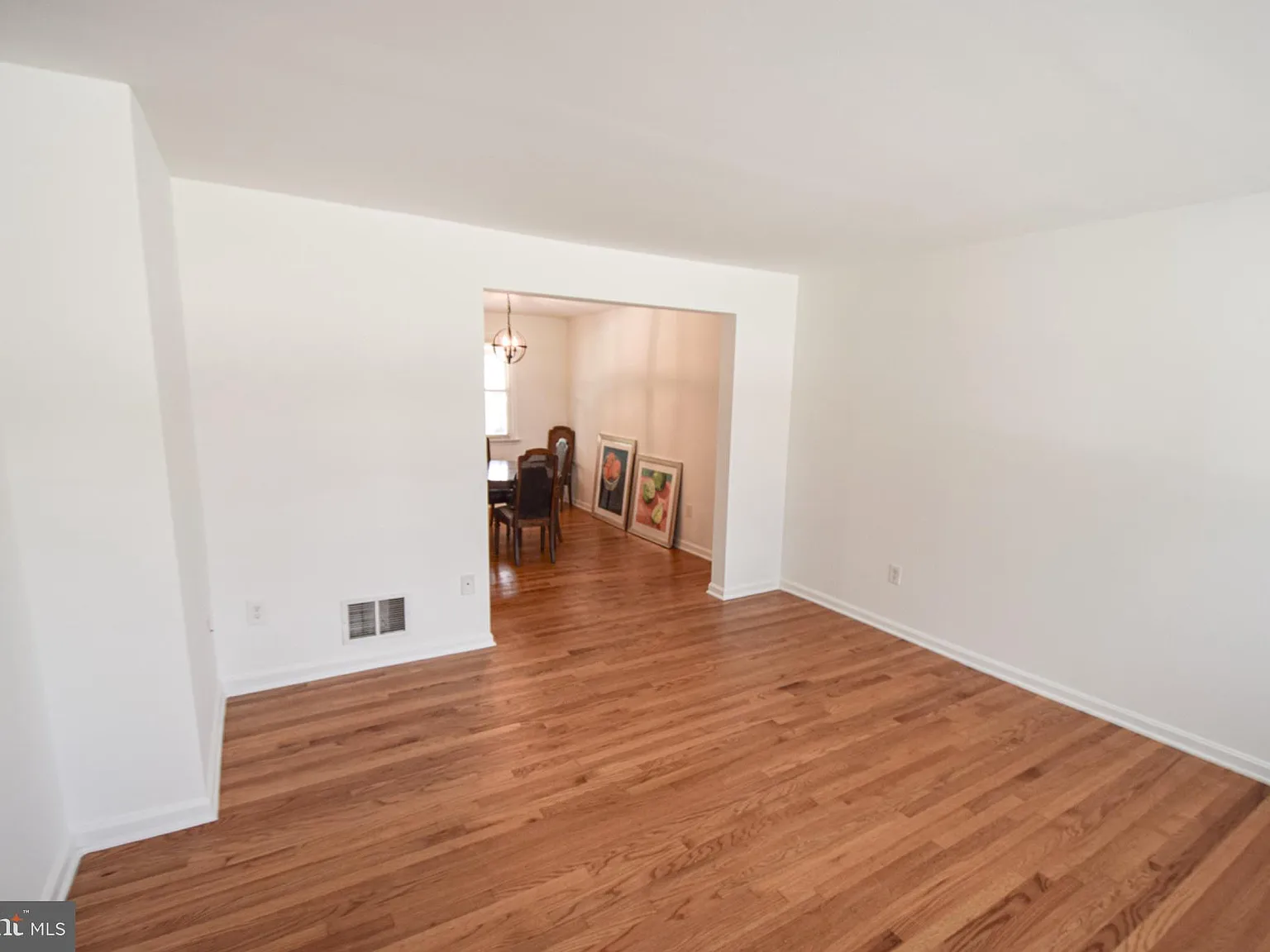 3 bed, 1.5 bath, 1628 sqft, $1,995 — Photo 4