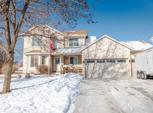 9237 Cheney Trl, Inver Grove Heights, MN 55076