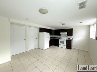1 A Clinton St #3, Toronto, ON M6J2N7