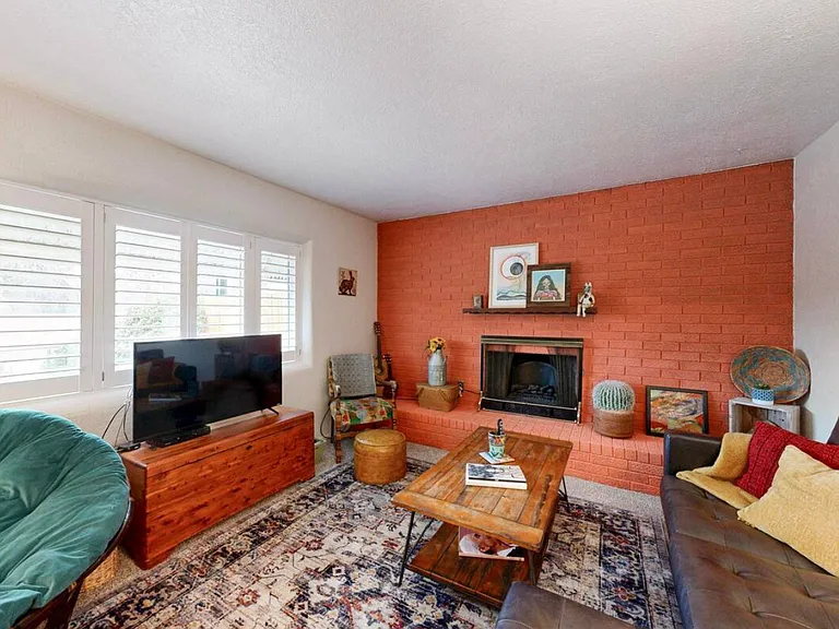 1327 Phoenix Ave NW — Photo 6