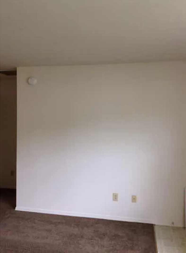 3 bed, 2 bath home close to IU Stadium! - Available August 2027! — Photo 2