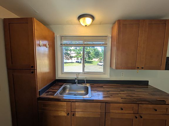 3rd image of 277 Park Rd #277