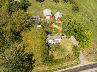 4304 W Lily Creek Rd, Freeport, IL 61032