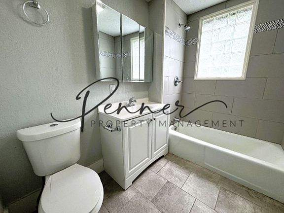 5th image of 133 S Lincoln St #2