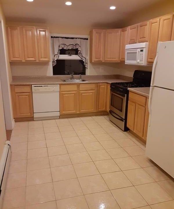 1st image of 277 Chesterton Ave Floor 2