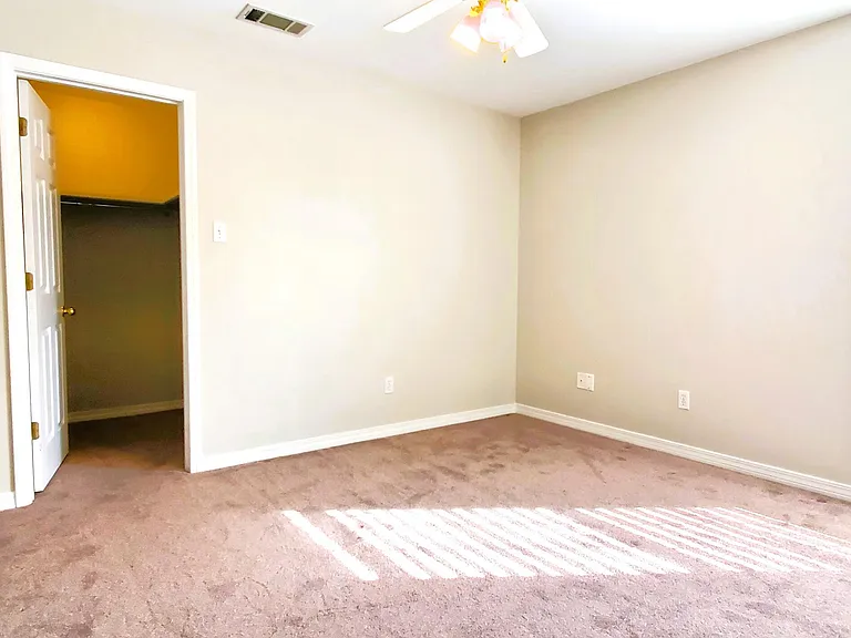 4006 Meadow Oak Ln — Photo 11